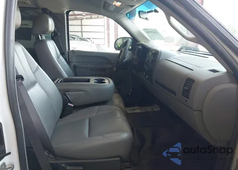 2013 Chevrolet Silverado 1500 Work Truck z USA, uszkodzony, nr VIN 1GCRCPE06DZ226822